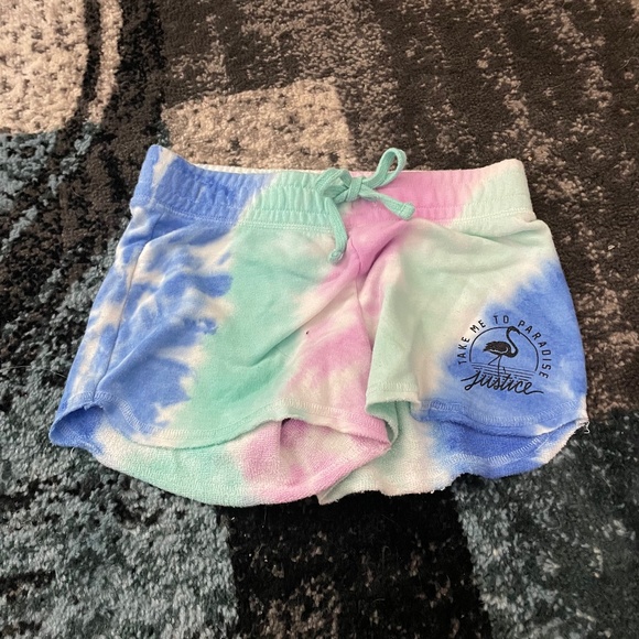 Shorts - Picture 1 of 4